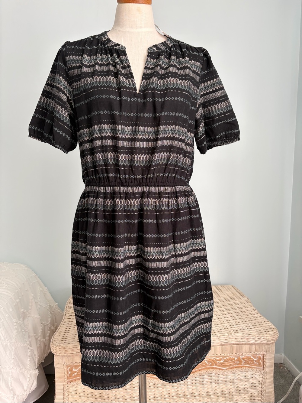 LOFT outlet Black Patterned Short Sleeve Mini Dress